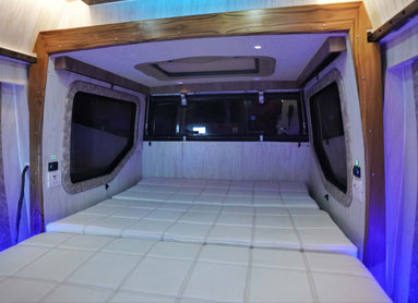 buy used luxury caravan in delhi